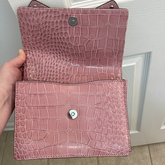 GUESS // shoulder bag // pink+cream //croc-embossed // bow+heart // rhinestones - Picture 14 of 17